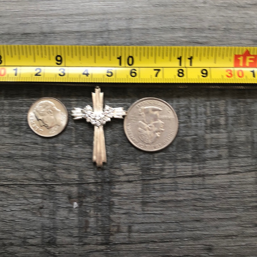 Silver necklace &  a silver cross